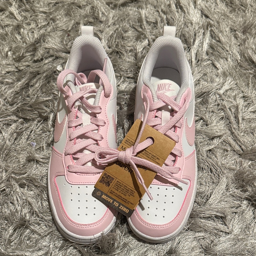 Nike Kids Sneakers in Pink and White